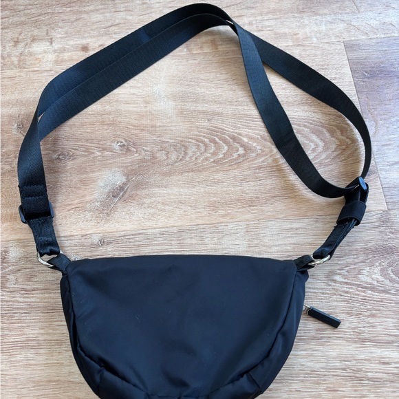 lululemon athletica Black Crossbody Bag - Picture 5 of 7